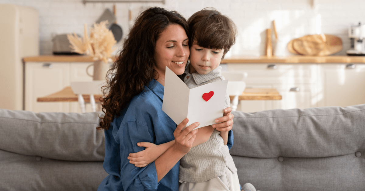 10 Heartwarming Mom Birthday Card Ideas To Show Your Love