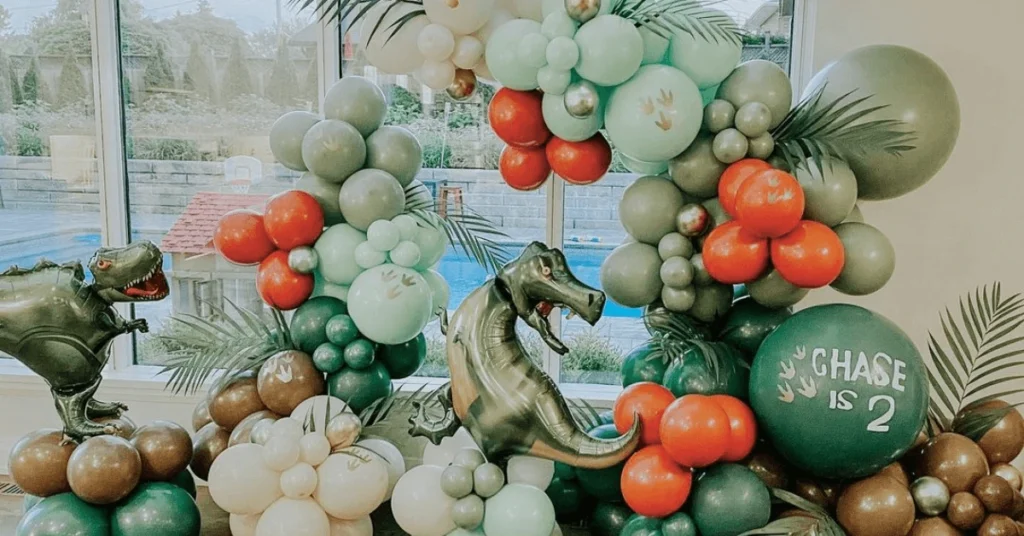 dinosaur birhtday party ideas decoration balloons