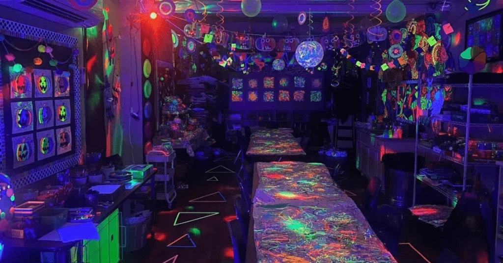 glow in the dark birthday party setting venue party decoration